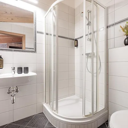 NEUES Apartmenthaus mit fabelhaftem Wellness MYALPS Ötztal Umhausen Zimmer foto
